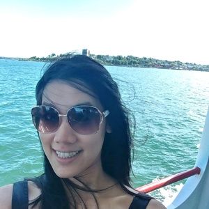 Meet your Posher, Crystal